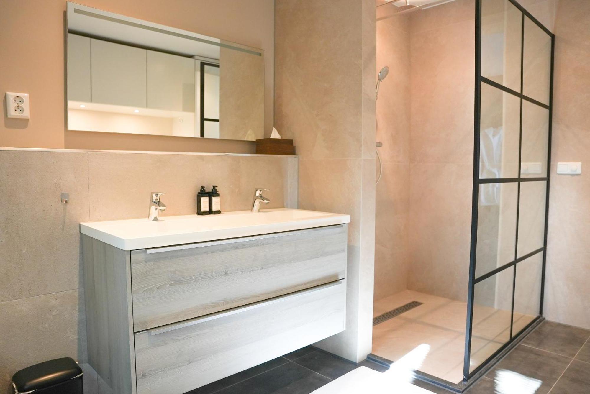 Moergestel The Lodge Bed & Wellness Oisterwijk Sauna, Jacuzzi, Luxury מראה חיצוני תמונה