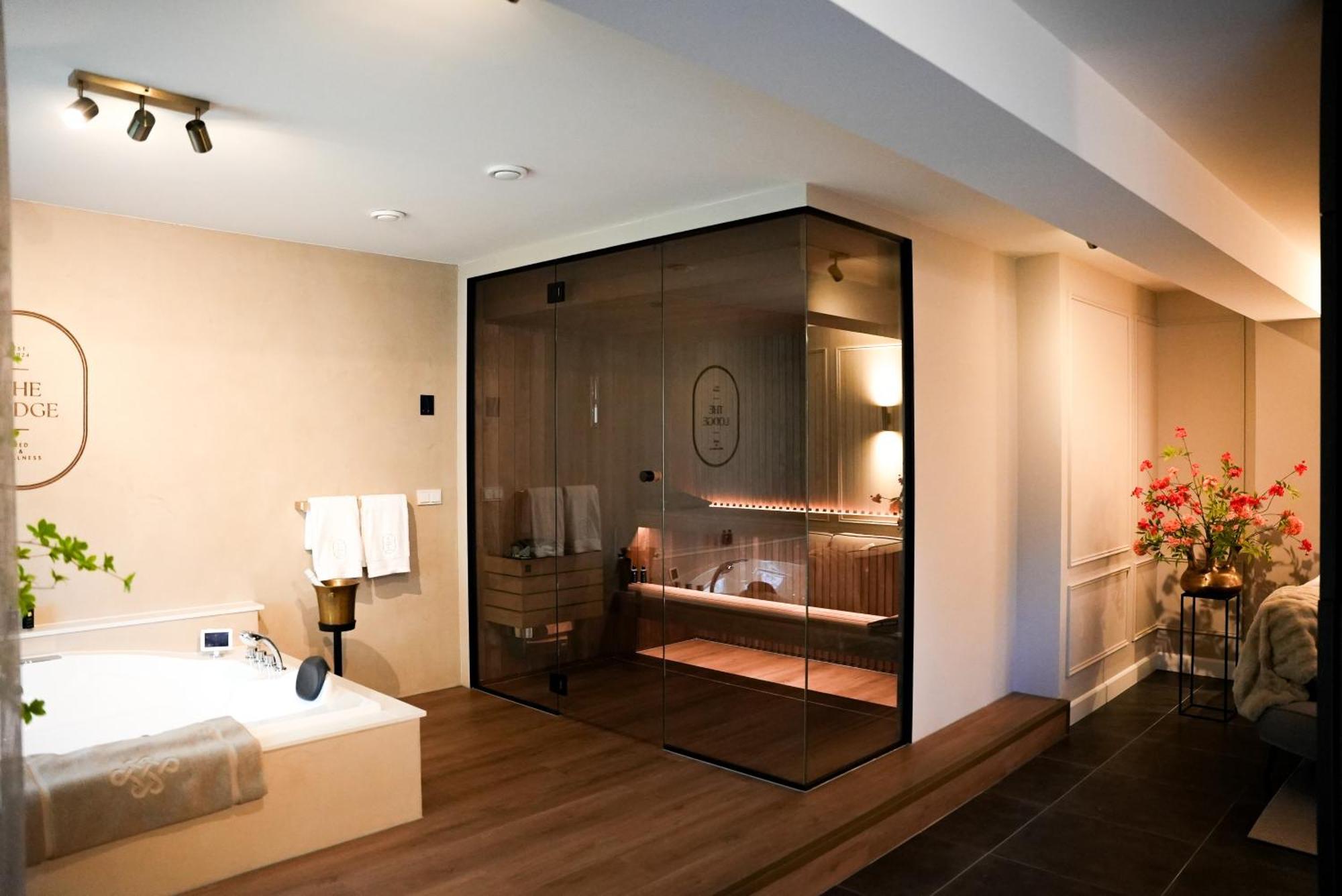 Moergestel The Lodge Bed & Wellness Oisterwijk Sauna, Jacuzzi, Luxury מראה חיצוני תמונה